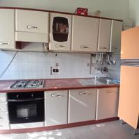 Cucina attrezzata con lavastoviglie