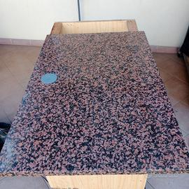 Ripiano in granito rosso