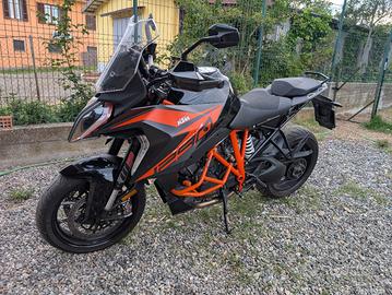 KTM 1290 superduke gt