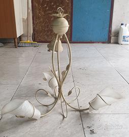 Lampadario in ferro battuto