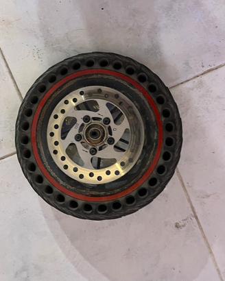 Monopattino elettrico-ruota