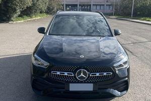 Mercedes-Benz GLA 250  AMG Line Premium