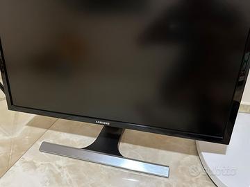 Monitor 4k + soundbar