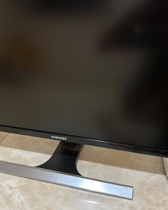 Monitor 4k + soundbar