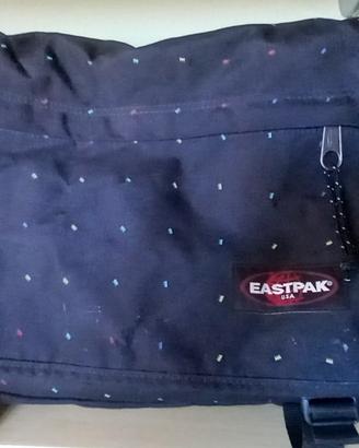 cartella borsa tracolla Eastpak