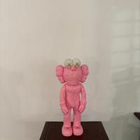 Kaws bff rosa