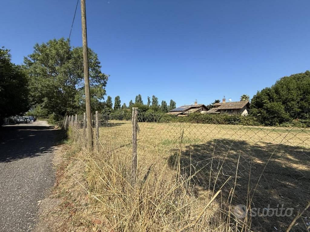 Terreno di 2700 m² a Roma - Vista 2