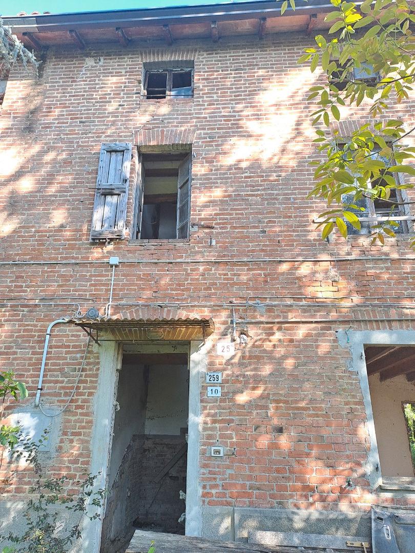 Casale da ristrutturare - Vista 2
