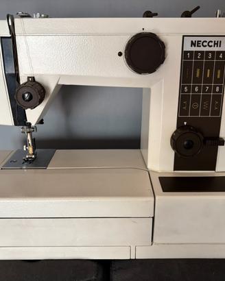 Macchina da cucire Necchi 568 val. e acc.