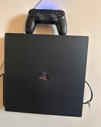 PLAYSTATION 4 SLIM