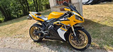 YAMAHA R1 2004