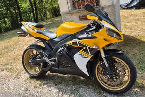 YAMAHA R1 2004