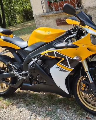 YAMAHA R1 2004