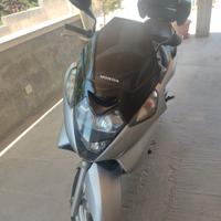 Honda SilverWing 600 
