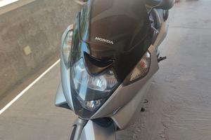 Honda SilverWing 600 