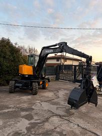 E283 - Escavatore Volvo EW60E