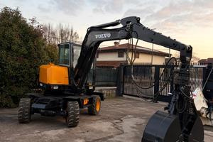 E283 - Escavatore Volvo EW60E