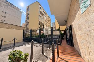 3 LOCALI A NAPOLI