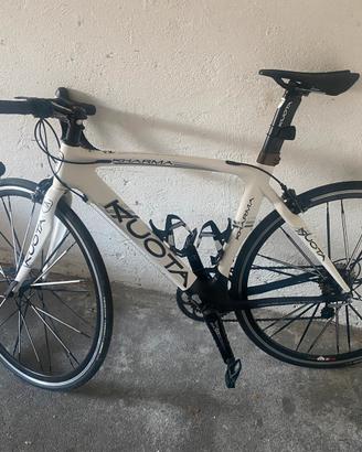 Bici full carbon Kuota Kharma