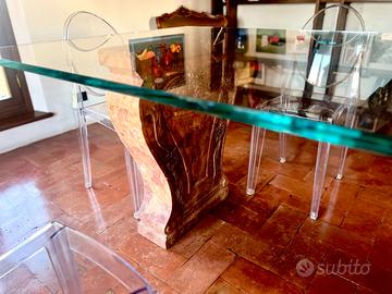 Tavolo in cristallo con basi in marmo rosa