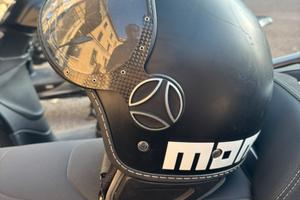 casco Momo Design