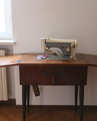 Mobile macchina da cucire Necchi