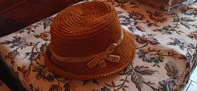 cappello fatto a mano 