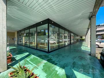 NEGOZIO A DESENZANO DEL GARDA