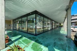 NEGOZIO A DESENZANO DEL GARDA