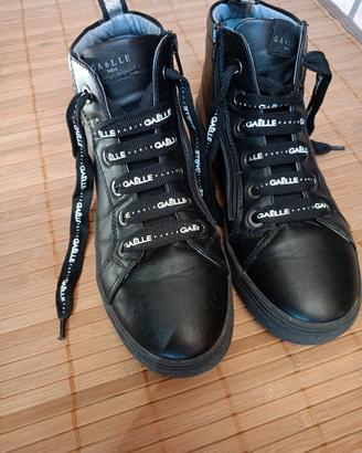 SNEAKERS  ALTE n39 GAELLE PARIS