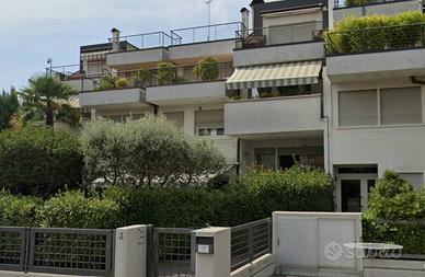 Appartamento di 184 m² con più di 5 locali e box a