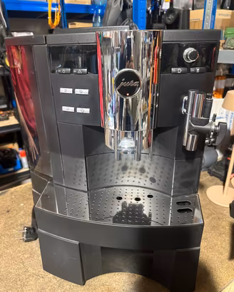 JURA macchina caffè professionale
