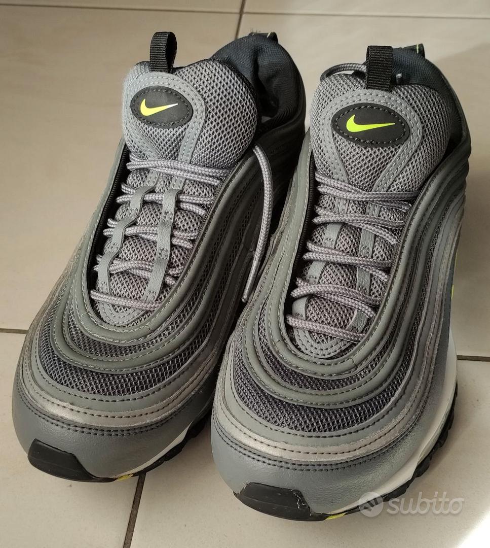 NIKE AIR MAX SILVER con baffo verde acido Abbigliamento e