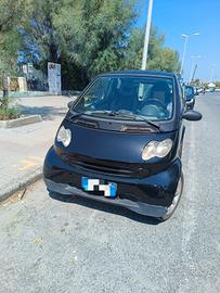 Smart MC01 Fortwo Coupé nera