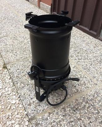 8 Fari Par 64 lungo nero 650w CEE 8Pz. Tutto € 50