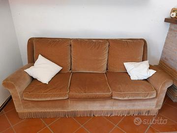 Divano 3 posti + 2 poltrone