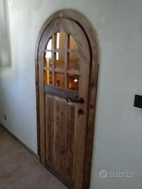 porta sagomata in legno vecchio reuperato
