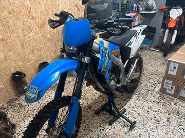Tm en 250  Fi 4t 2015