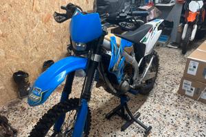 Tm en 250  Fi 4t 2015