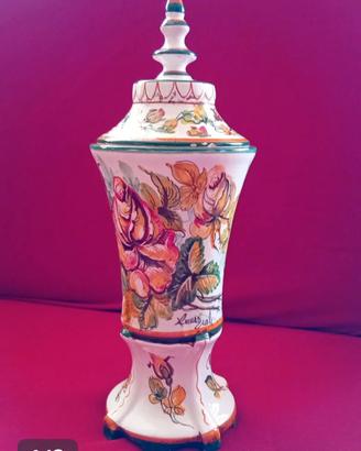 Antico vaso in ceramica con coperchio firmato 
