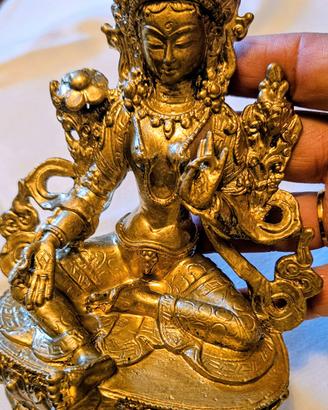 scultura raffinata dea Tara