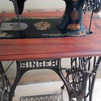 Macchina da cucire Singer d’epoca a pedale