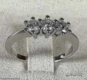 ANELLO TRILOGY ORO 18kt. E DIAMANTI NATURALI 0,52