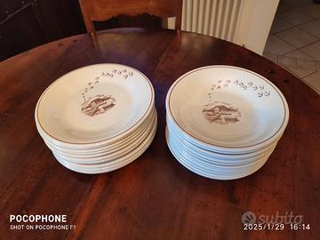 Servizio di 24 piatti Mulino Bianco anni 80