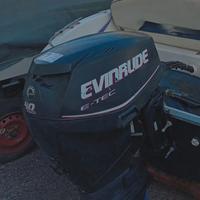 Motore fuoribordo Evinrude e-tec 