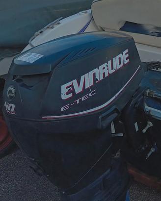 Motore fuoribordo Evinrude e-tec 