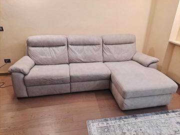 Divano relax tre posti con penisola