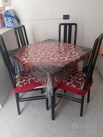 Tavola con 4 sedie