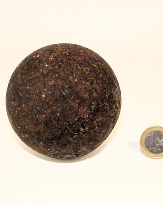 Antica sfera in ghisa massiccia