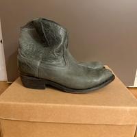 texani pelle colore grigio Liujo